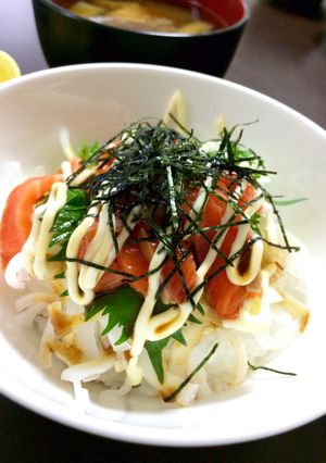 切って乗せるだけ!美味しいサーモン丼!-レシピのメイン写真