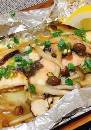 秋鮭ときのこの味噌バターホイル焼き-レシピのメイン写真