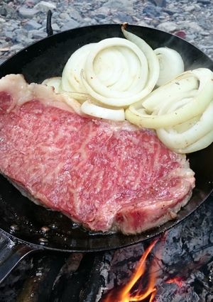ワイルドにステーキを焼く方法。-レシピのメイン写真