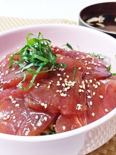 安い鮪で♪ 極上マグロの漬け丼-レシピのメイン写真