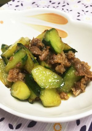 牛バラ肉とキュウリのオイスターソース炒め-レシピのメイン写真