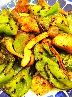 鶏皮とピーマンのスパイス炒め-レシピのメイン写真