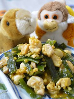 *茎わかめと鶏胸肉のにんにくバター炒め-レシピのメイン写真