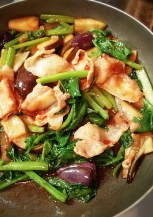 つるむらさきと豚肉のケチャップ炒め-レシピのメイン写真