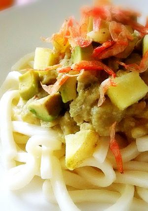アボガドと桜えびの豆乳味噌うどん-レシピのメイン写真