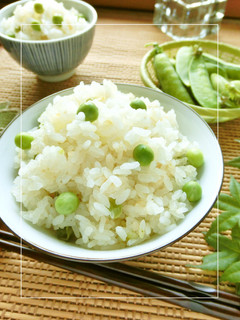 豆ごはん ~ さやも一緒に炊きこんで-レシピのメイン写真