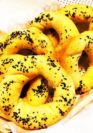 もっちりセサミ・パン☆トルコのシミット-レシピのメイン写真