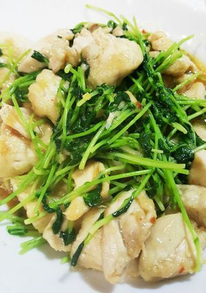 鶏むね肉と豆苗のピリ辛炒め-レシピのメイン写真