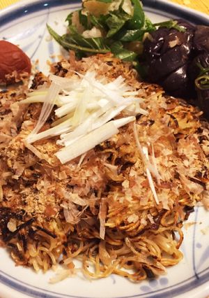 梅風味♡エビと薬味の固焼きそうめん-レシピのメイン写真
