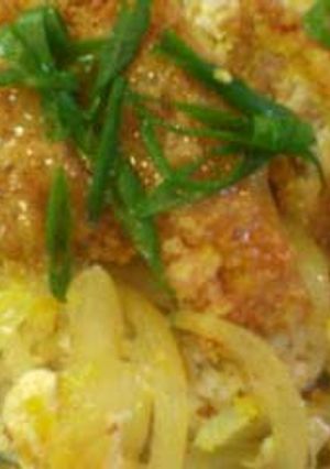 懐かしのスプーンで食べる「カツ玉ライス」-レシピのメイン写真