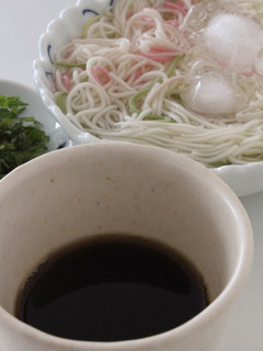 昼に♪浸すだけ煮干しだし汁de素麺つゆ-レシピのメイン写真