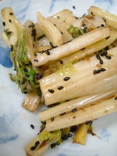 葉っぱも一緒に☆セロリのレモンバター炒め-レシピのメイン写真