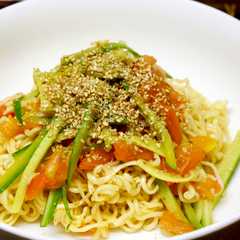 รูปของ 材料３つ　塩ラーメンで夏の焼きラーメン