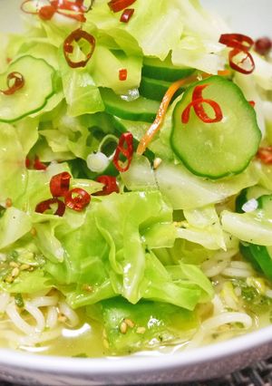 キャベツときゅうりペペロン冷し塩ラーメン-レシピのメイン写真