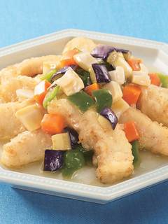 五彩炸魚塊(揚げ魚の野菜あんかけ)-レシピのメイン写真