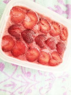 可愛い美味しい簡単いちごアイス-レシピのメイン写真