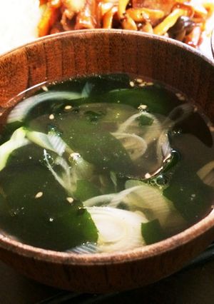 ねぎシャキ！黒胡椒強め☆ねぎわかめスープ-レシピのメイン写真