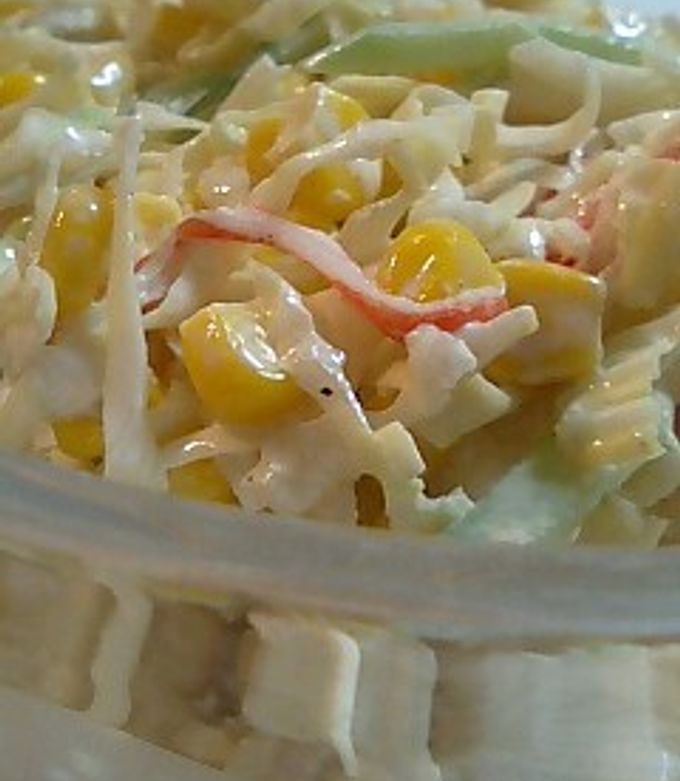 カニサラダ カニかまたっぷりで、カニ風味サラダ by airyouyuu 【クックパッド