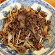 舞茸もやしの肉塩胡椒炒め