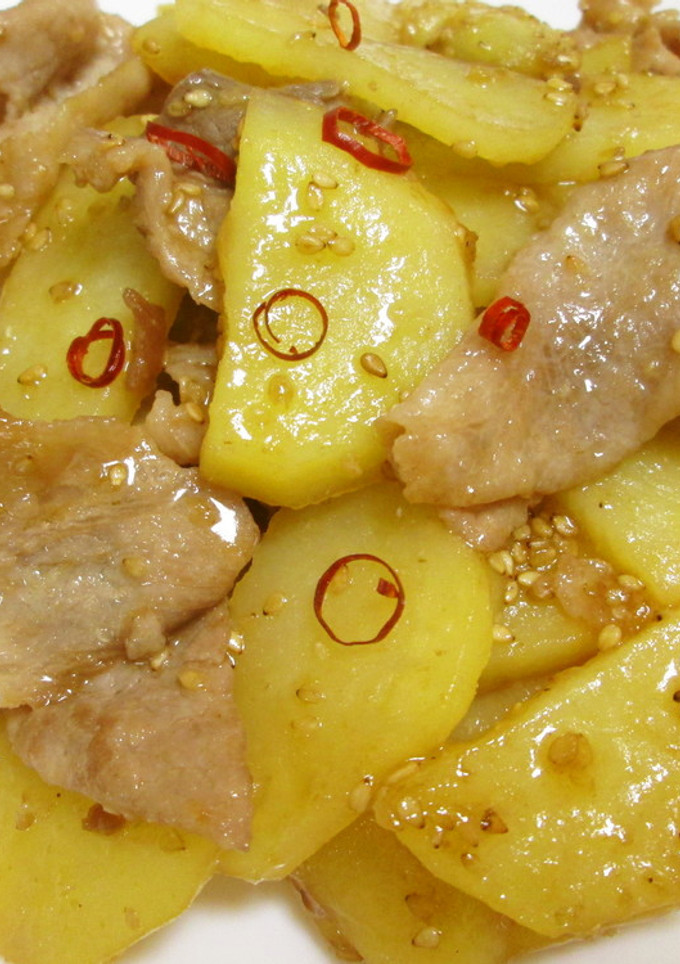 新じゃがと豚肉の甘辛炒めゴマを利かせて！-レシピのメイン写真