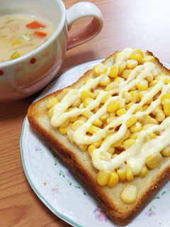 朝食に♡パパッとマヨコーントースト♪-レシピのメイン写真