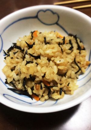 簡単ひじきの炊き込みごはん-レシピのメイン写真