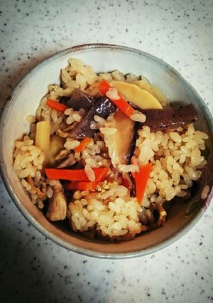 しっとり。味がしみこむ炊き込みご飯-レシピのメイン写真