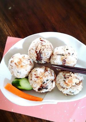 夕飯の残りのサンマでおにぎり-レシピのメイン写真