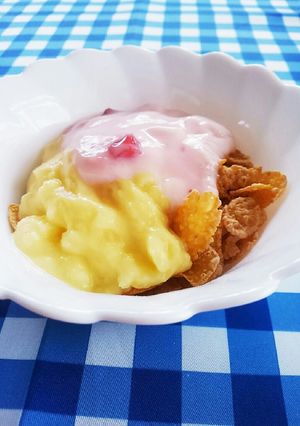 コーンフレークにカスターヨーグルト☆-レシピのメイン写真