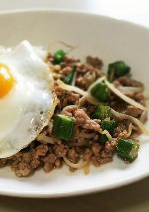 もやしとおくらの味噌そぼろ丼-レシピのメイン写真