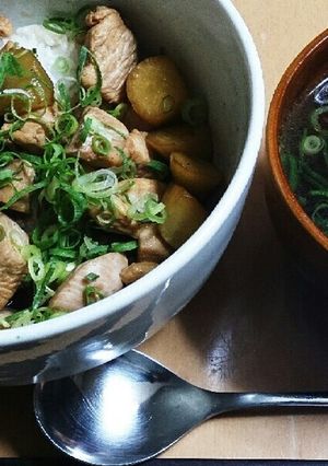 鶏肉と胡瓜の甘酢炒め丼と胡瓜と葱のスープ-レシピのメイン写真