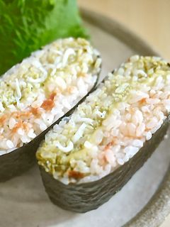 梅干しらすとバジルチーズおにぎらず-レシピのメイン写真