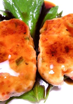 簡単ふっくら！ 鶏挽肉と鮭のつくね-レシピのメイン写真