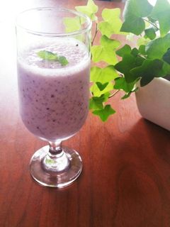朝食☆1分でブルーベリーバナナスムージー-レシピのメイン写真