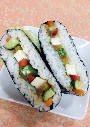 ③夏野菜たっぷり冷や汁風おにぎらず-レシピのメイン写真