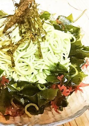 夏に★サッパリ【冷麦の海藻サラダ仕立】-レシピのメイン写真
