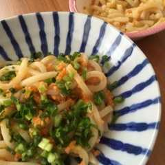 รูปของ 簡単・シャケ人参の混ぜうどん 子供にも