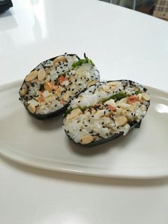 大豆ご飯とチクワサーモンマヨのおにぎらず-レシピのメイン写真