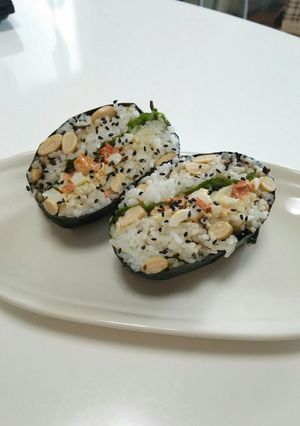 大豆ご飯とチクワサーモンマヨのおにぎらず-レシピのメイン写真