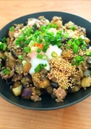 簡単辛くない＊子供と一緒に麻婆茄子風丼-レシピのメイン写真