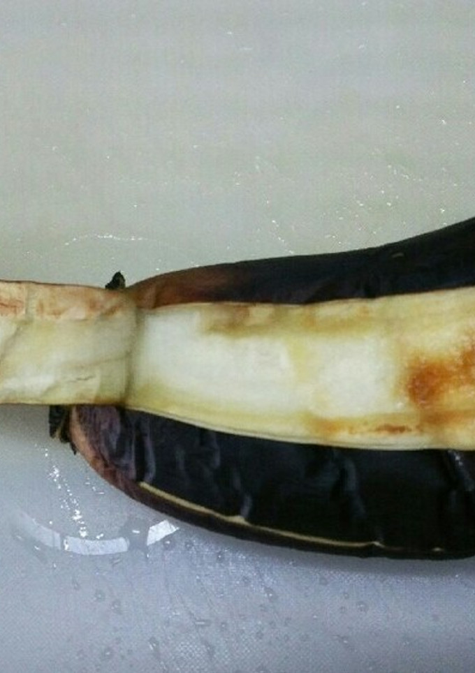 つるっと簡単♪焼きナスのむきかた-レシピのメイン写真