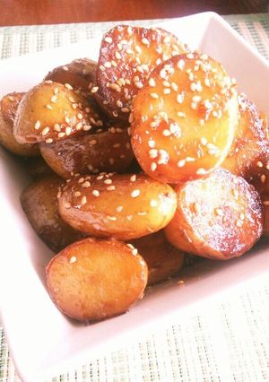 コロコロ♪皮付きじゃがのゴマ照り煮★"-レシピのメイン写真