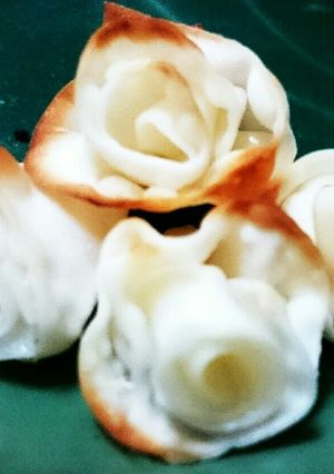 餃子の皮で薔薇の花♪-レシピのメイン写真
