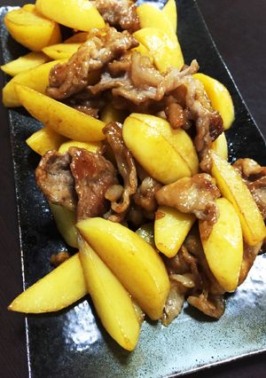 じゃがいもと豚肉のオイスターバター炒め-レシピのメイン写真