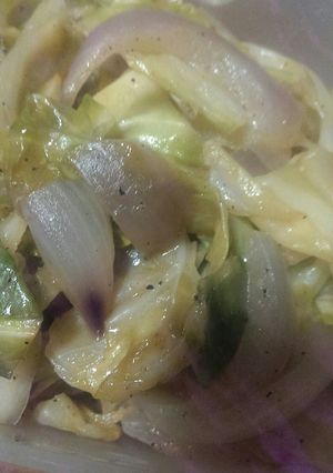 キャベツと紫玉ねぎのニンニク醤油マヨ炒め-レシピのメイン写真