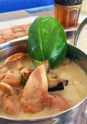 自宅で簡単！きのこチキングリーンカレー-レシピのメイン写真