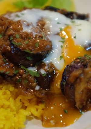 とろぉ〜り温玉のっけ茄子とひき肉のカレー-レシピのメイン写真