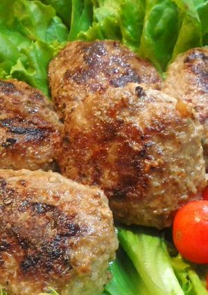 肉汁溢れる*ハンバーグ-レシピのメイン写真