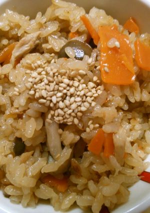 簡単 ツナと しめじ 人参 炊き込みご飯-レシピのメイン写真