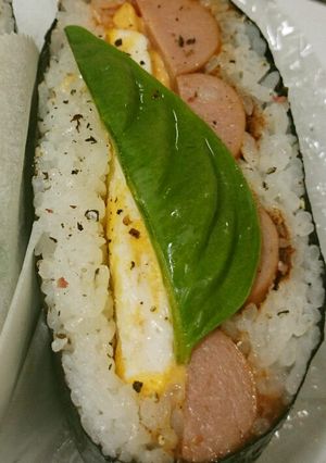 大人のおにぎらず、カレーヴルスト。-レシピのメイン写真